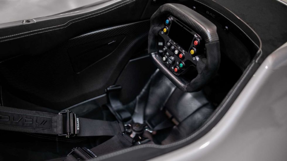 Το ενημερωμένο BAC Mono κυκλοφορεί στην αγορά της Βρετανίας με τιμή 165.950 λίρες, δηλαδή περίπου 190.850 ευρώ.  